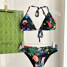 Gucci古奇新款比基尼泳衣👙❤️😍🥰适合多种场景的游泳衣🏊♀️海边 游泳池 温泉 水上乐园 漂流都可 Gucci古奇新款比基尼泳衣👙❤️😍🥰适合多种场景的游泳衣🏊♀️海边 游泳池 温泉 水上乐园 漂流都可