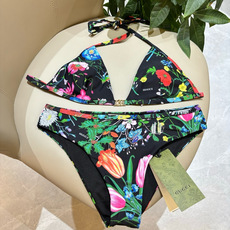 Gucci古奇新款比基尼泳衣👙❤️😍🥰适合多种场景的游泳衣🏊♀️海边 游泳池 温泉 水上乐园 漂流都可 Gucci古奇新款比基尼泳衣👙❤️😍🥰适合多种场景的游泳衣🏊♀️海边 游泳池 温泉 水上乐园 漂流都可