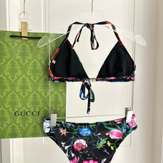 Gucci古奇新款比基尼泳衣👙❤️😍🥰适合多种场景的游泳衣🏊♀️海边 游泳池 温泉 水上乐园 漂流都可 Gucci古奇新款比基尼泳衣👙❤️😍🥰适合多种场景的游泳衣🏊♀️海边 游泳池 温泉 水上乐园 漂流都可