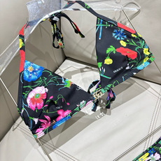 Gucci古奇新款比基尼泳衣👙❤️😍🥰适合多种场景的游泳衣🏊♀️海边 游泳池 温泉 水上乐园 漂流都可 Gucci古奇新款比基尼泳衣👙❤️😍🥰适合多种场景的游泳衣🏊♀️海边 游泳池 温泉 水上乐园 漂流都可