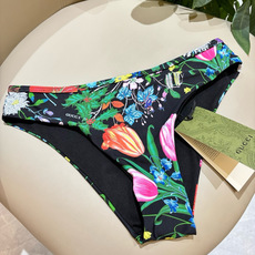 Gucci古奇新款比基尼泳衣👙❤️😍🥰适合多种场景的游泳衣🏊♀️海边 游泳池 温泉 水上乐园 漂流都可 Gucci古奇新款比基尼泳衣👙❤️😍🥰适合多种场景的游泳衣🏊♀️海边 游泳池 温泉 水上乐园 漂流都可