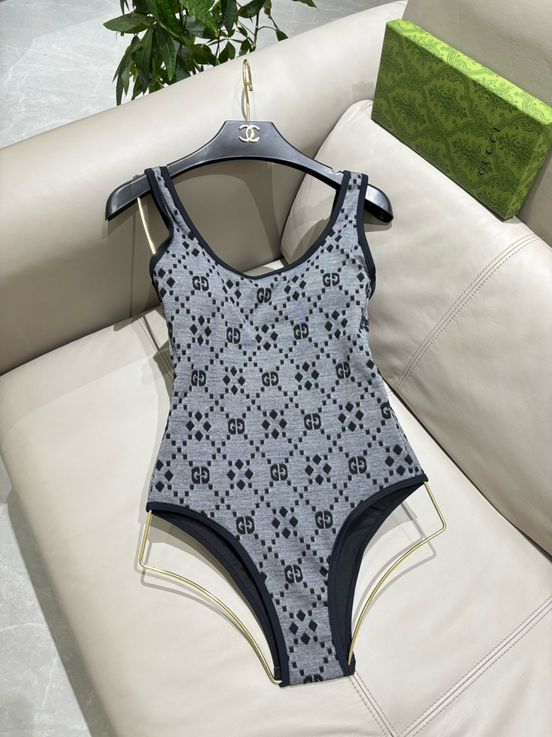 Gucci古奇新款泳衣👙❤️😍🥰适合多种场景的游泳衣🏊‍♀️海边 游泳池 温泉 水上乐园 漂流都可以😌内