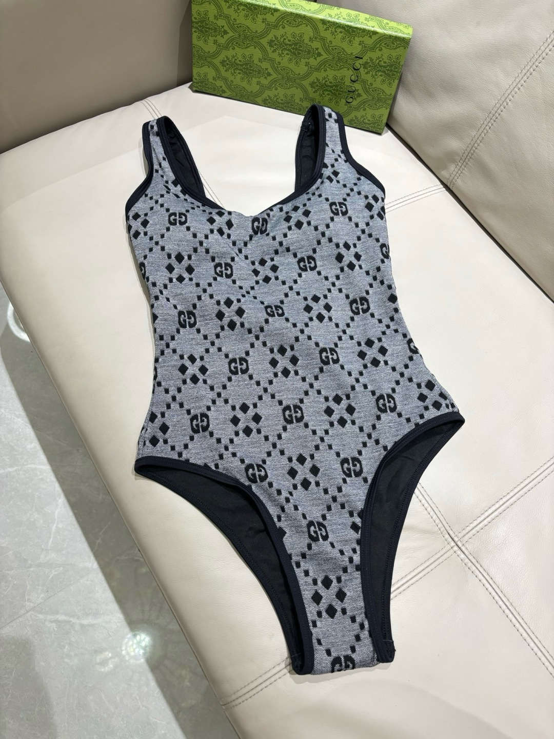 Gucci古奇新款泳衣👙❤️😍🥰适合多种场景的游泳衣🏊‍♀️海边 游泳池 温泉 水上乐园 漂流都可以😌内