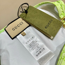 Gucci古奇新款比基尼泳衣👙❤️😍🥰适合多种场景的游泳衣🏊♀️海边 游泳池 温泉 水上乐园 漂流都可 Gucci古奇新款比基尼泳衣👙❤️😍🥰适合多种场景的游泳衣🏊♀️海边 游泳池 温泉 水上乐园 漂流都可