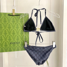 Gucci古奇新款比基尼泳衣👙❤️😍🥰适合多种场景的游泳衣🏊♀️海边 游泳池 温泉 水上乐园 漂流都可 Gucci古奇新款比基尼泳衣👙❤️😍🥰适合多种场景的游泳衣🏊♀️海边 游泳池 温泉 水上乐园 漂流都可