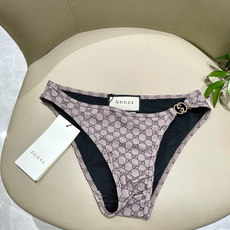 Gucci古奇新款比基尼泳衣👙❤️😍🥰适合多种场景的游泳衣🏊♀️海边 游泳池 温泉 水上乐园 漂流都可 Gucci古奇新款比基尼泳衣👙❤️😍🥰适合多种场景的游泳衣🏊♀️海边 游泳池 温泉 水上乐园 漂流都可