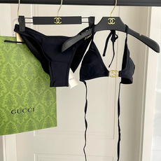 Gucci古奇新款比基尼泳衣👙❤️😍🥰适合多种场景的游泳衣🏊♀️海边 游泳池 温泉 水上乐园 漂流都可 Gucci古奇新款比基尼泳衣👙❤️😍🥰适合多种场景的游泳衣🏊♀️海边 游泳池 温泉 水上乐园 漂流都可