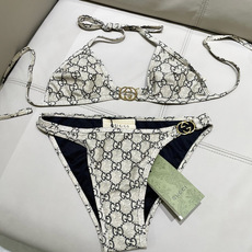 Gucci古奇新款比基尼泳衣👙❤️😍🥰适合多种场景的游泳衣🏊♀️海边 游泳池 温泉 水上乐园 漂流都可 Gucci古奇新款比基尼泳衣👙❤️😍🥰适合多种场景的游泳衣🏊♀️海边 游泳池 温泉 水上乐园 漂流都可