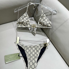 Gucci古奇新款比基尼泳衣👙❤️😍🥰适合多种场景的游泳衣🏊♀️海边 游泳池 温泉 水上乐园 漂流都可 Gucci古奇新款比基尼泳衣👙❤️😍🥰适合多种场景的游泳衣🏊♀️海边 游泳池 温泉 水上乐园 漂流都可