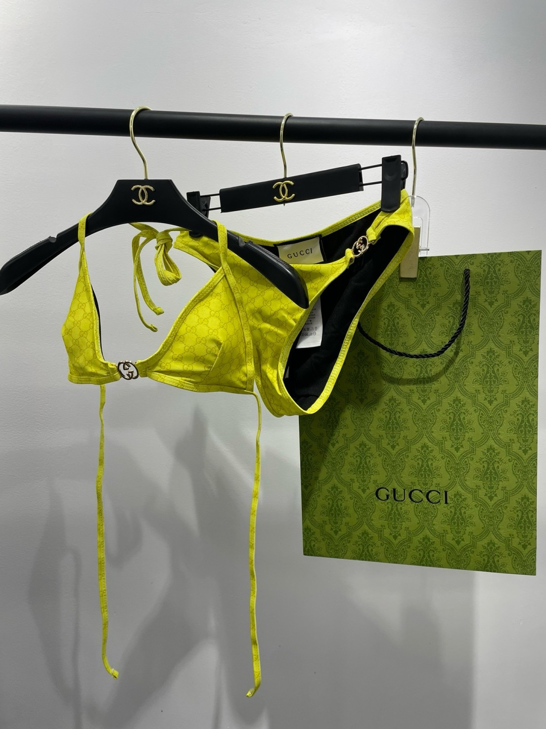 Gucci古奇新款比基尼泳衣👙❤️😍🥰适合多种场景的游泳衣🏊‍♀️海边 游泳池 温泉 水上乐园 漂流都可