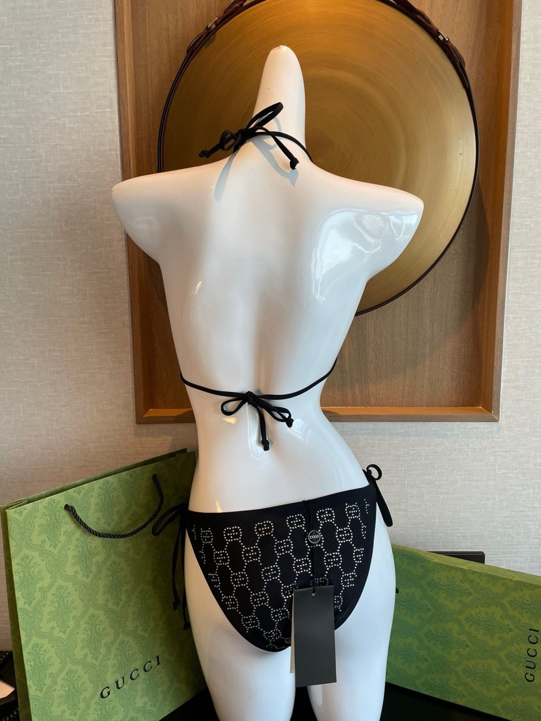 Gucci古奇新款比基尼泳衣👙❤️😍🥰适合多种场景的游泳衣🏊‍♀️海边 游泳池 温泉 水上乐园 漂流都可