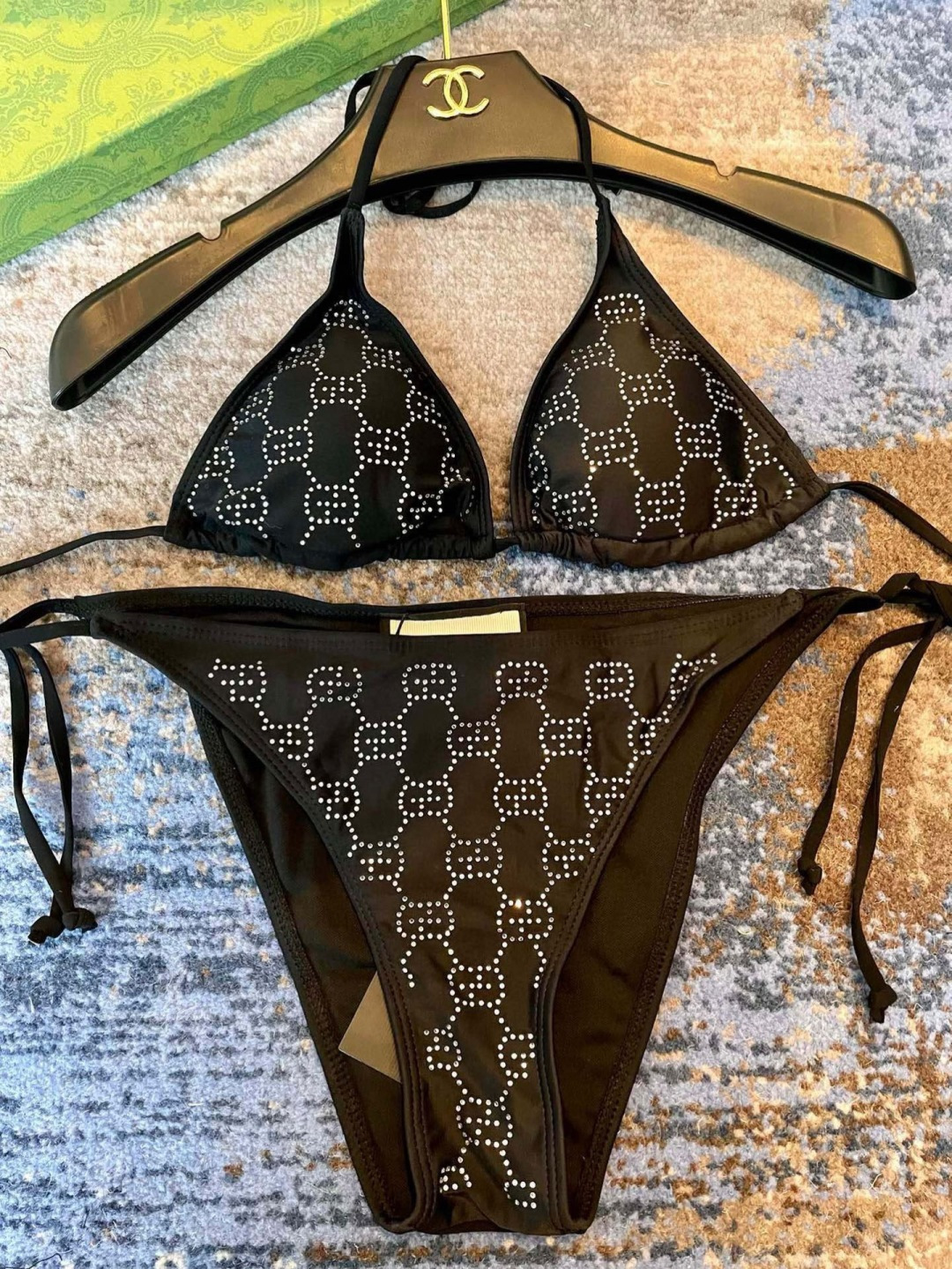 Gucci古奇新款比基尼泳衣👙❤️😍🥰适合多种场景的游泳衣🏊‍♀️海边 游泳池 温泉 水上乐园 漂流都可