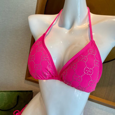 Gucci古奇新款比基尼泳衣👙❤️😍🥰适合多种场景的游泳衣🏊♀️海边 游泳池 温泉 水上乐园 漂流都可 Gucci古奇新款比基尼泳衣👙❤️😍🥰适合多种场景的游泳衣🏊♀️海边 游泳池 温泉 水上乐园 漂流都可