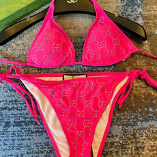 Gucci古奇新款比基尼泳衣👙❤️😍🥰适合多种场景的游泳衣🏊♀️海边 游泳池 温泉 水上乐园 漂流都可 Gucci古奇新款比基尼泳衣👙❤️😍🥰适合多种场景的游泳衣🏊♀️海边 游泳池 温泉 水上乐园 漂流都可