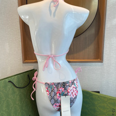 Gucci古奇新款比基尼泳衣👙❤️😍🥰适合多种场景的游泳衣🏊♀️海边 游泳池 温泉 水上乐园 漂流都可 Gucci古奇新款比基尼泳衣👙❤️😍🥰适合多种场景的游泳衣🏊♀️海边 游泳池 温泉 水上乐园 漂流都可