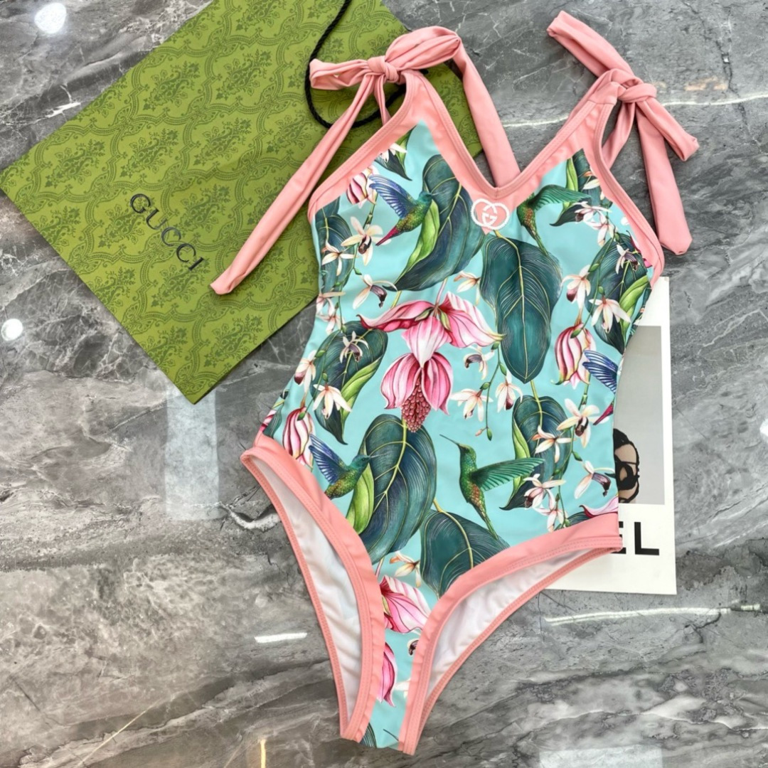 Gucci新款泳衣2件套 😍🥰适合多种场景的游泳衣🏊‍♀️海边 游泳池 温泉 水上乐园 漂流都可以😌内搭