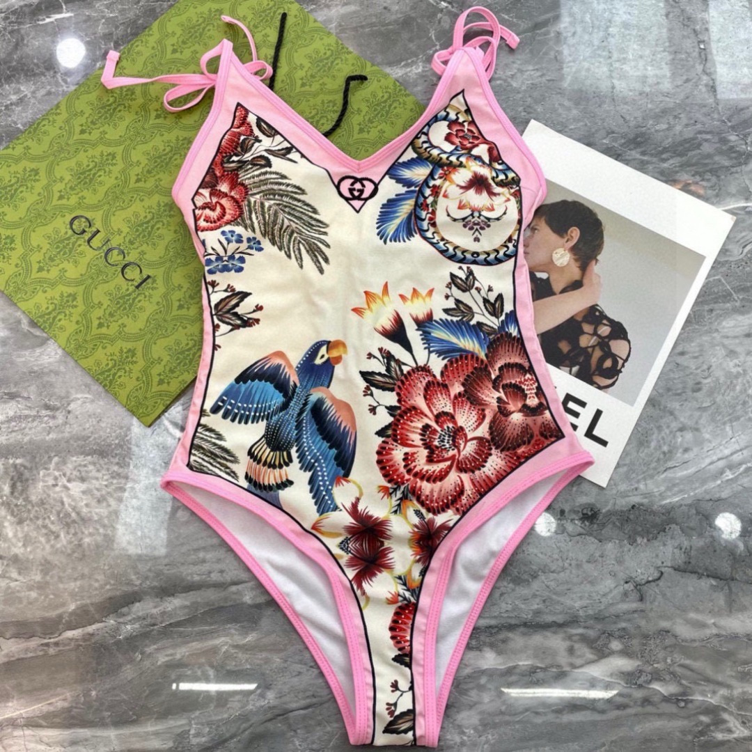 Gucci新款泳衣2件套 😍🥰适合多种场景的游泳衣🏊‍♀️海边 游泳池 温泉 水上乐园 漂流都可以😌内搭