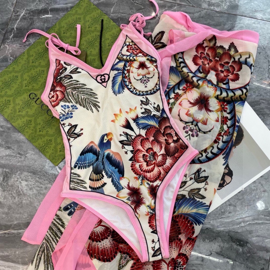 Gucci新款泳衣2件套 😍🥰适合多种场景的游泳衣🏊‍♀️海边 游泳池 温泉 水上乐园 漂流都可以😌内搭