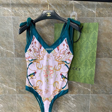 Gucci新款泳衣2件套 😍🥰适合多种场景的游泳衣🏊♀️海边 游泳池 温泉 水上乐园 漂流都可以😌内搭 Gucci新款泳衣2件套 😍🥰适合多种场景的游泳衣🏊♀️海边 游泳池 温泉 水上乐园 漂流都可以😌内搭