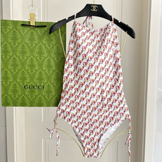 Gucci古奇新款泳衣👙❤️😍🥰适合多种场景的游泳衣🏊♀️海边 游泳池 温泉 水上乐园 漂流都可以😌内 Gucci古奇新款泳衣👙❤️😍🥰适合多种场景的游泳衣🏊♀️海边 游泳池 温泉 水上乐园 漂流都可以😌内