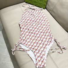 Gucci古奇新款泳衣👙❤️😍🥰适合多种场景的游泳衣🏊♀️海边 游泳池 温泉 水上乐园 漂流都可以😌内 Gucci古奇新款泳衣👙❤️😍🥰适合多种场景的游泳衣🏊♀️海边 游泳池 温泉 水上乐园 漂流都可以😌内