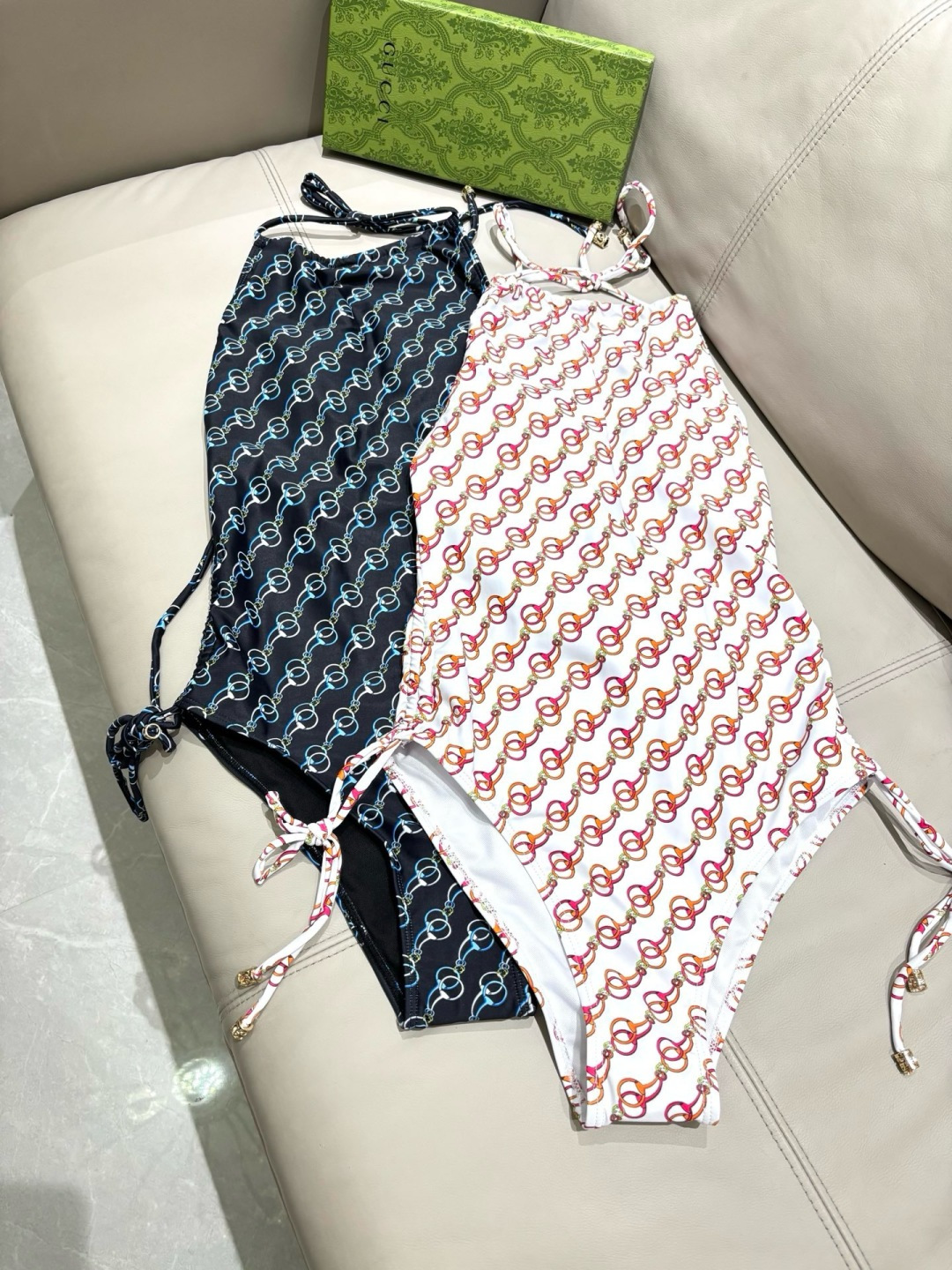 Gucci古奇新款泳衣👙❤️😍🥰适合多种场景的游泳衣🏊‍♀️海边 游泳池 温泉 水上乐园 漂流都可以😌内