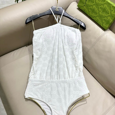 Gucci古奇新款泳衣👙❤️😍🥰适合多种场景的游泳衣🏊♀️海边 游泳池 温泉 水上乐园 漂流都可以😌内 Gucci古奇新款泳衣👙❤️😍🥰适合多种场景的游泳衣🏊♀️海边 游泳池 温泉 水上乐园 漂流都可以😌内