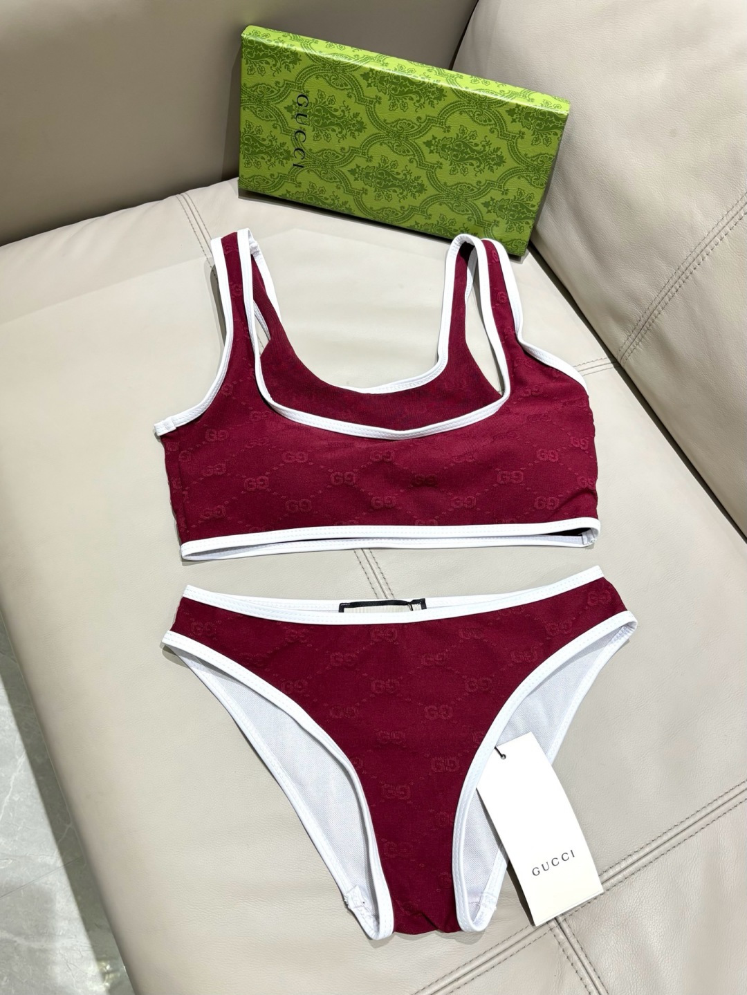 Gucci古奇新款泳衣👙❤️😍🥰适合多种场景的游泳衣🏊‍♀️海边 游泳池 温泉 水上乐园 漂流都可以😌内
