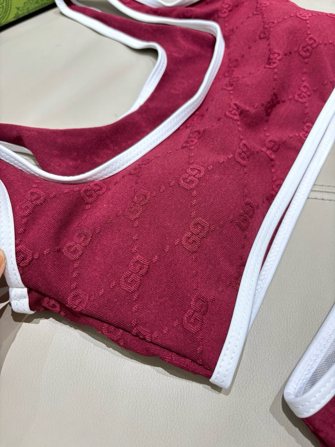 Gucci古奇新款泳衣👙❤️😍🥰适合多种场景的游泳衣🏊‍♀️海边 游泳池 温泉 水上乐园 漂流都可以😌内