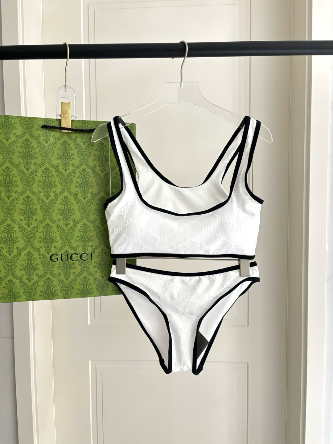 Gucci古奇新款泳衣👙❤️😍🥰适合多种场景的游泳衣🏊‍♀️海边 游泳池 温泉 水上乐园 漂流都可以😌内