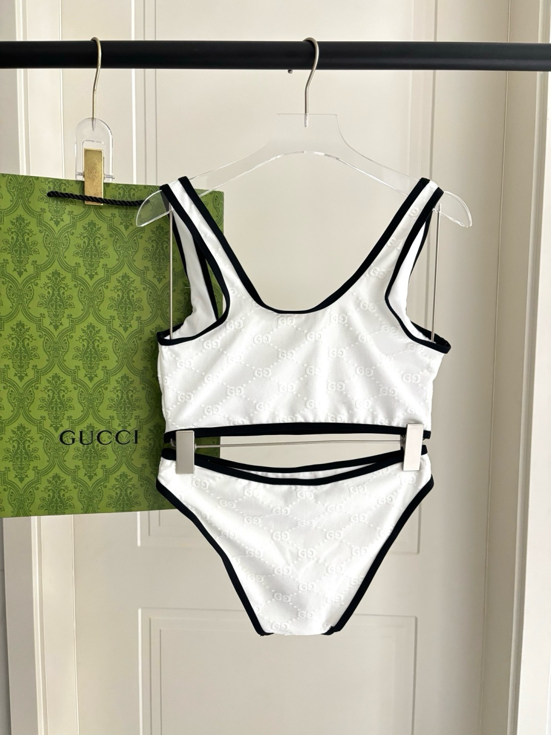 Gucci古奇新款泳衣👙❤️😍🥰适合多种场景的游泳衣🏊‍♀️海边 游泳池 温泉 水上乐园 漂流都可以😌内