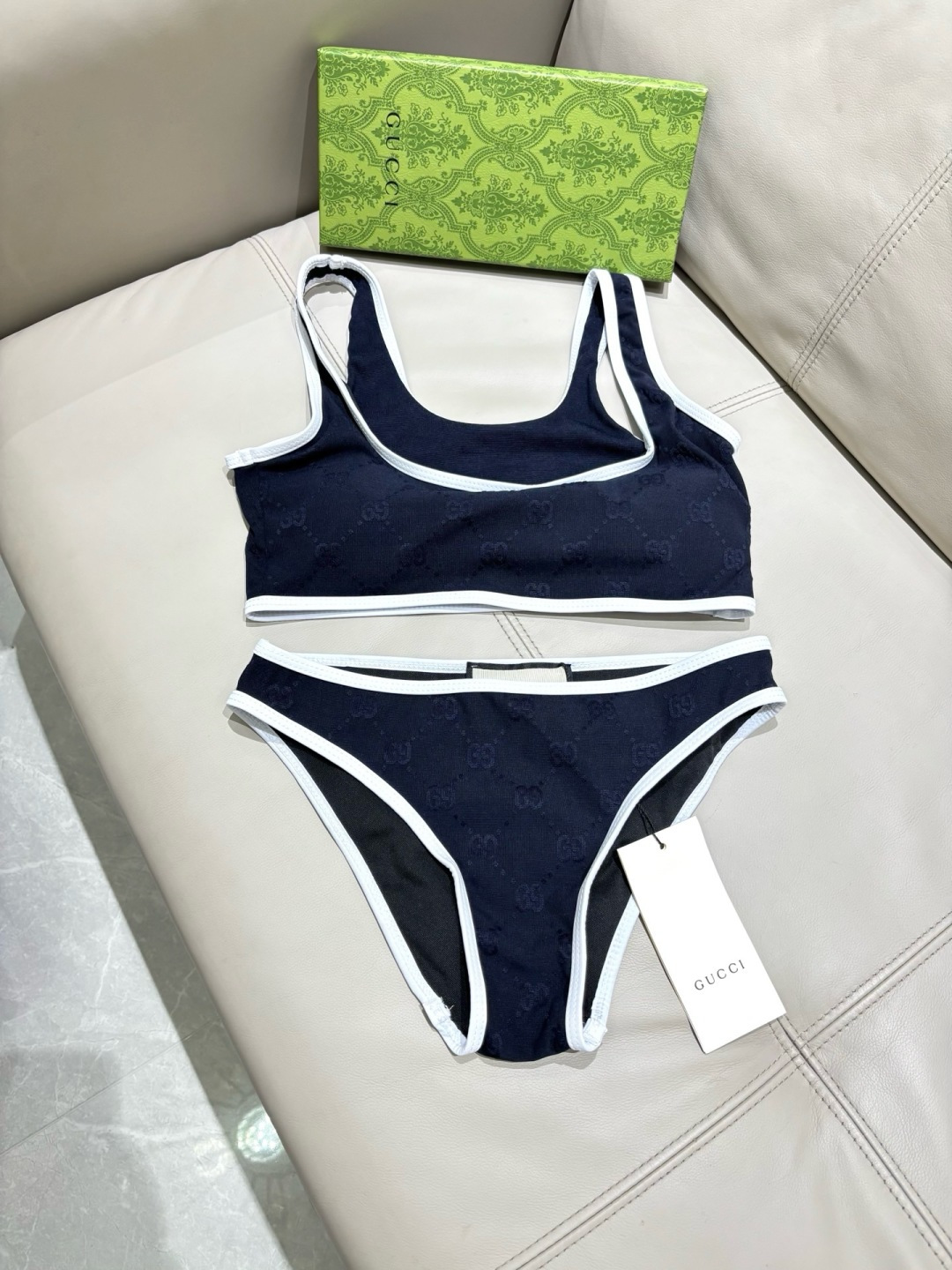 Gucci古奇新款泳衣👙❤️😍🥰适合多种场景的游泳衣🏊‍♀️海边 游泳池 温泉 水上乐园 漂流都可以😌内
