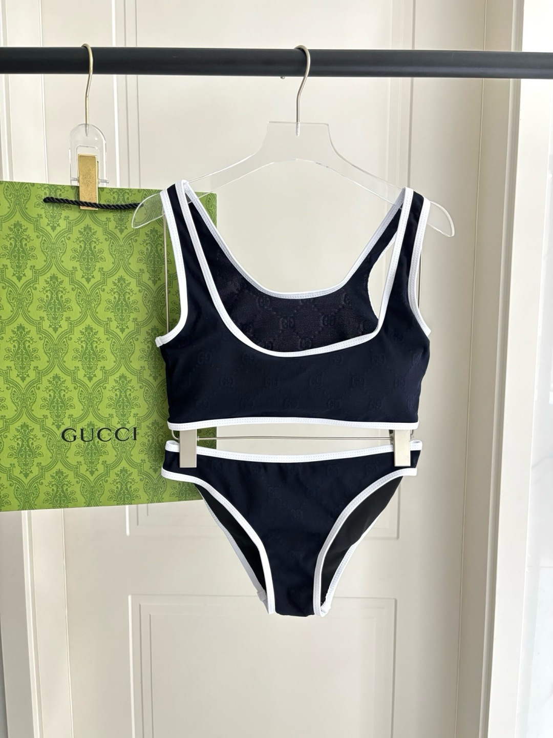 Gucci古奇新款泳衣👙❤️😍🥰适合多种场景的游泳衣🏊‍♀️海边 游泳池 温泉 水上乐园 漂流都可以😌内