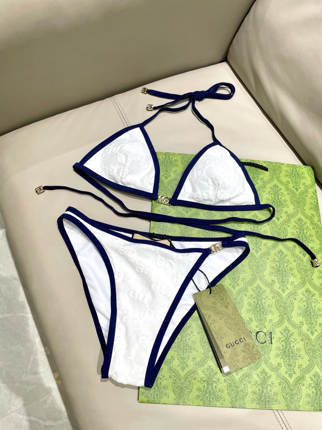 Gucci古奇新款泳衣👙❤️😍🥰适合多种场景的游泳衣🏊‍♀️海边 游泳池 温泉 水上乐园 漂流都可以😌内