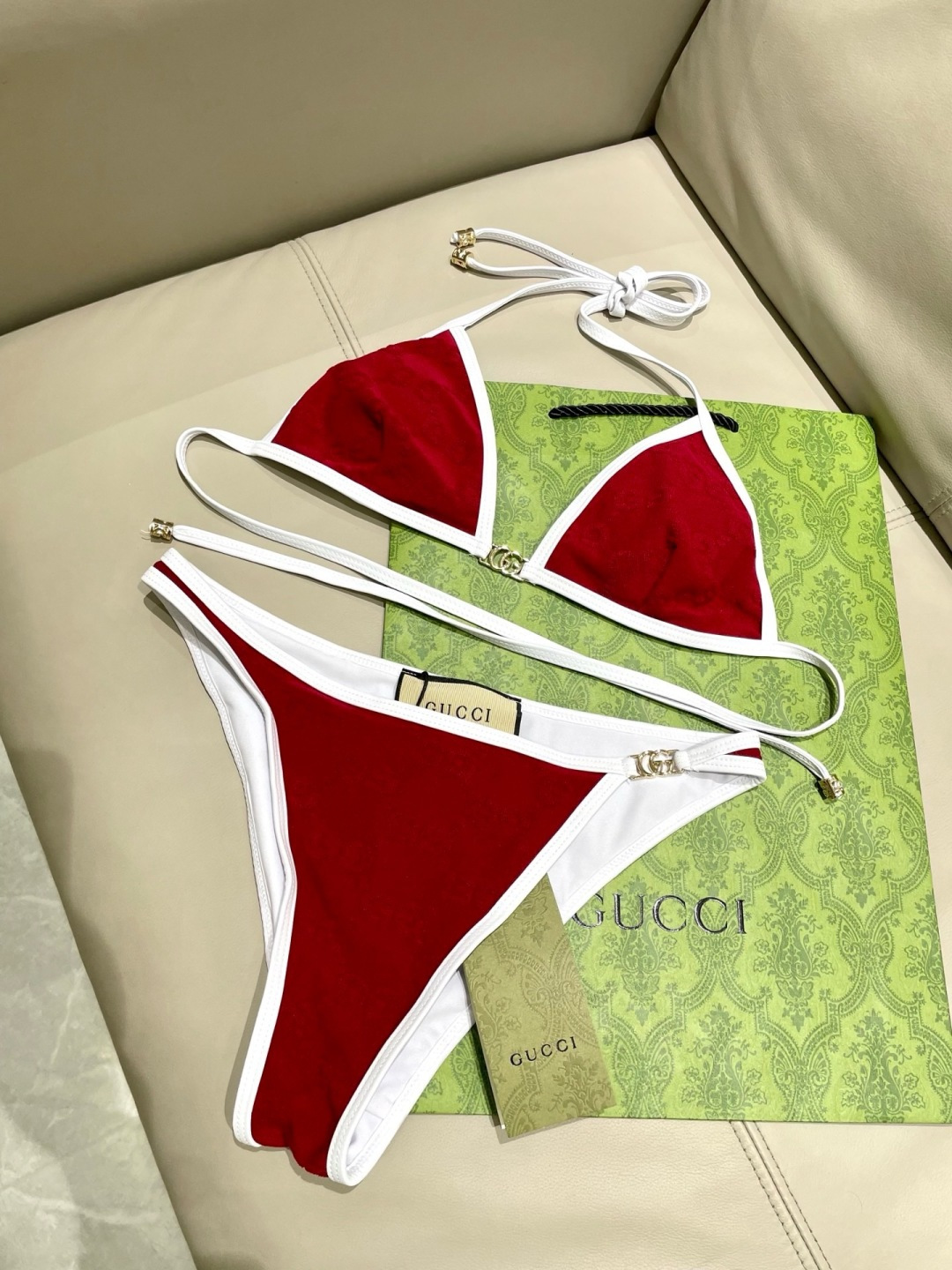 Gucci古奇新款泳衣👙❤️😍🥰适合多种场景的游泳衣🏊‍♀️海边 游泳池 温泉 水上乐园 漂流都可以😌内
