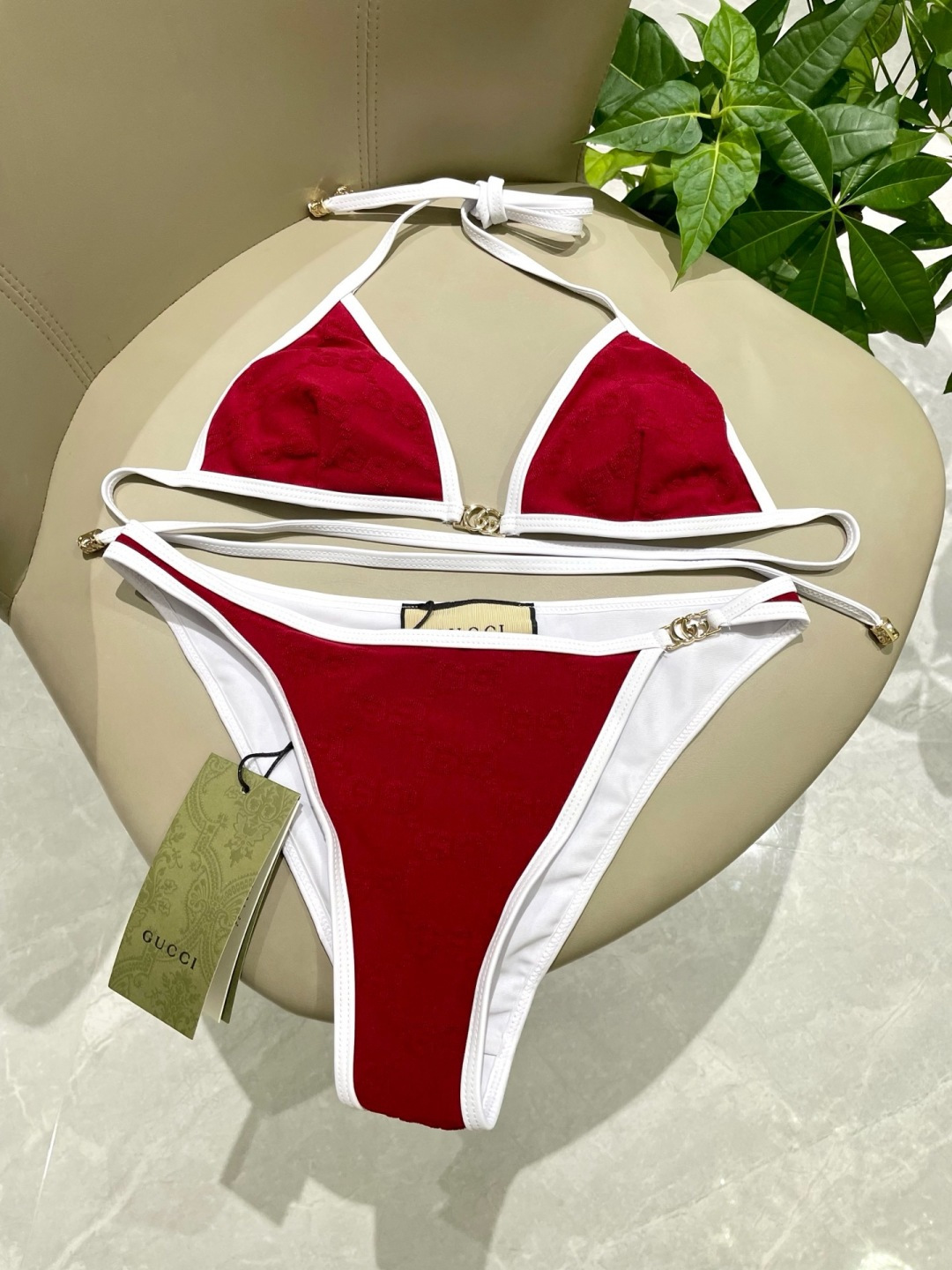 Gucci古奇新款泳衣👙❤️😍🥰适合多种场景的游泳衣🏊‍♀️海边 游泳池 温泉 水上乐园 漂流都可以😌内