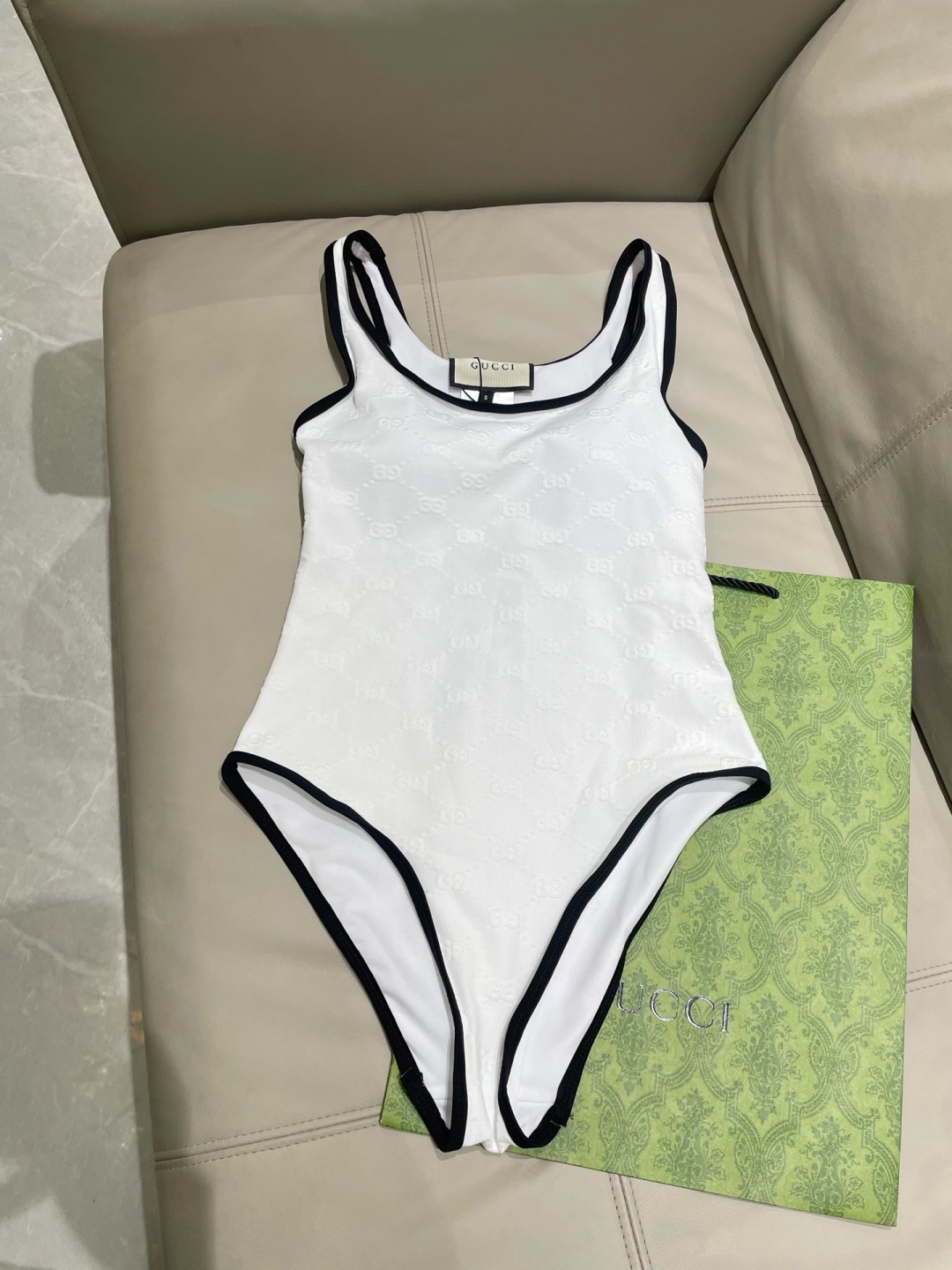 Gucci古奇新款泳衣👙❤️😍🥰适合多种场景的游泳衣🏊‍♀️海边 游泳池 温泉 水上乐园 漂流都可以😌内