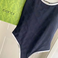 Gucci古奇新款泳衣👙❤️😍🥰适合多种场景的游泳衣🏊♀️海边 游泳池 温泉 水上乐园 漂流都可以😌内 Gucci古奇新款泳衣👙❤️😍🥰适合多种场景的游泳衣🏊♀️海边 游泳池 温泉 水上乐园 漂流都可以😌内