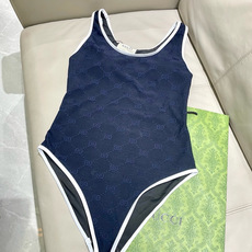 Gucci古奇新款泳衣👙❤️😍🥰适合多种场景的游泳衣🏊♀️海边 游泳池 温泉 水上乐园 漂流都可以😌内 Gucci古奇新款泳衣👙❤️😍🥰适合多种场景的游泳衣🏊♀️海边 游泳池 温泉 水上乐园 漂流都可以😌内