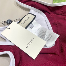 Gucci古奇新款泳衣👙❤️😍🥰适合多种场景的游泳衣🏊♀️海边 游泳池 温泉 水上乐园 漂流都可以😌内 Gucci古奇新款泳衣👙❤️😍🥰适合多种场景的游泳衣🏊♀️海边 游泳池 温泉 水上乐园 漂流都可以😌内