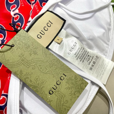 Gucci古奇新款泳衣👙❤️😍🥰适合多种场景的游泳衣🏊♀️海边 游泳池 温泉 水上乐园 漂流都可以😌内 Gucci古奇新款泳衣👙❤️😍🥰适合多种场景的游泳衣🏊♀️海边 游泳池 温泉 水上乐园 漂流都可以😌内