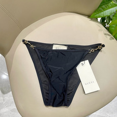 Gucci古奇新款泳衣👙❤️😍🥰适合多种场景的游泳衣🏊♀️海边 游泳池 温泉 水上乐园 漂流都可以😌内 Gucci古奇新款泳衣👙❤️😍🥰适合多种场景的游泳衣🏊♀️海边 游泳池 温泉 水上乐园 漂流都可以😌内