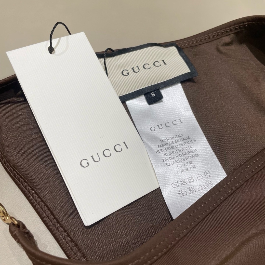 Gucci古奇新款泳衣👙❤️😍🥰适合多种场景的游泳衣🏊‍♀️海边 游泳池 温泉 水上乐园 漂流都可以😌内