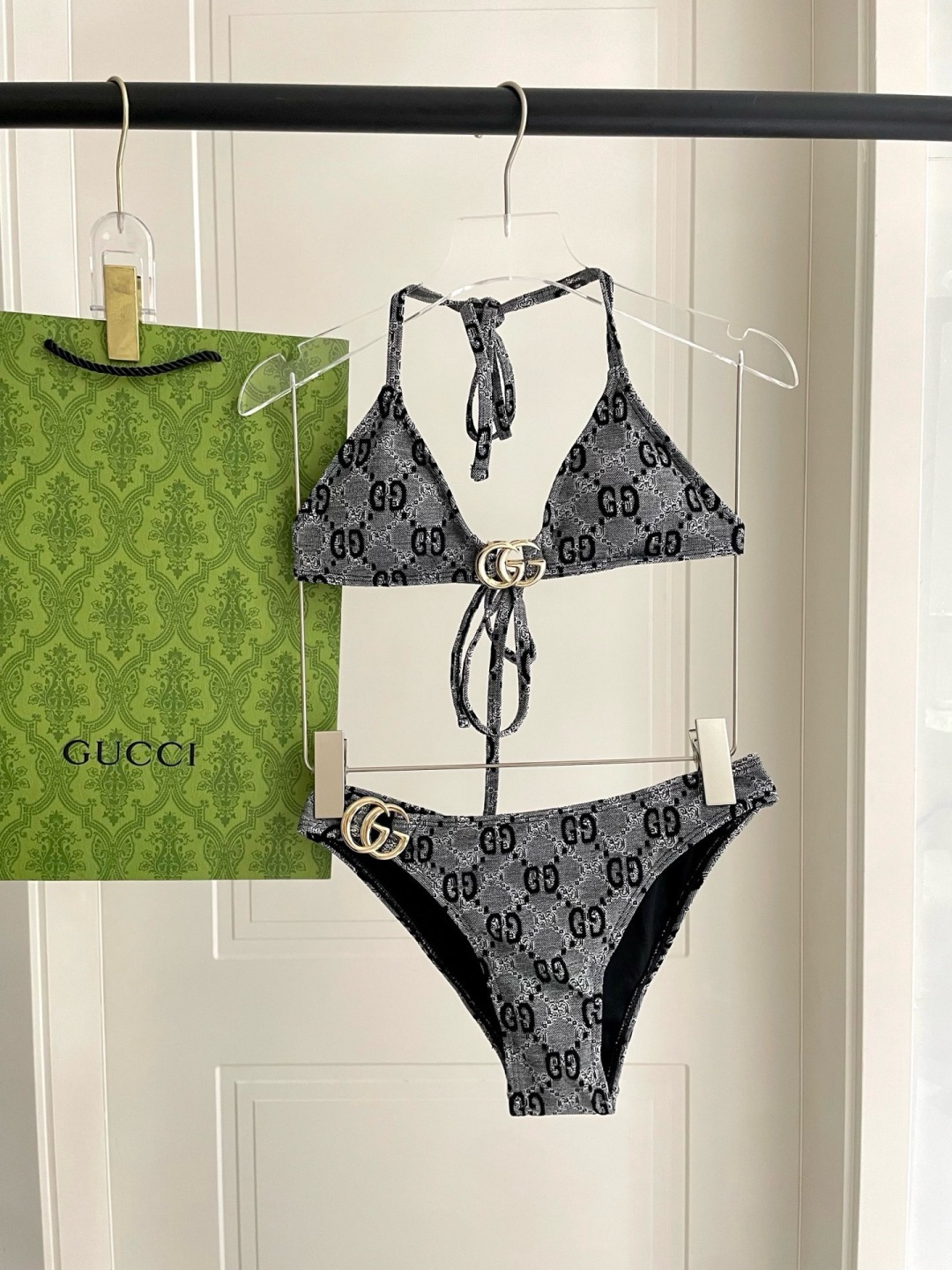 Gucci古奇新款泳衣👙❤️😍🥰适合多种场景的游泳衣🏊‍♀️海边 游泳池 温泉 水上乐园 漂流都可以😌内