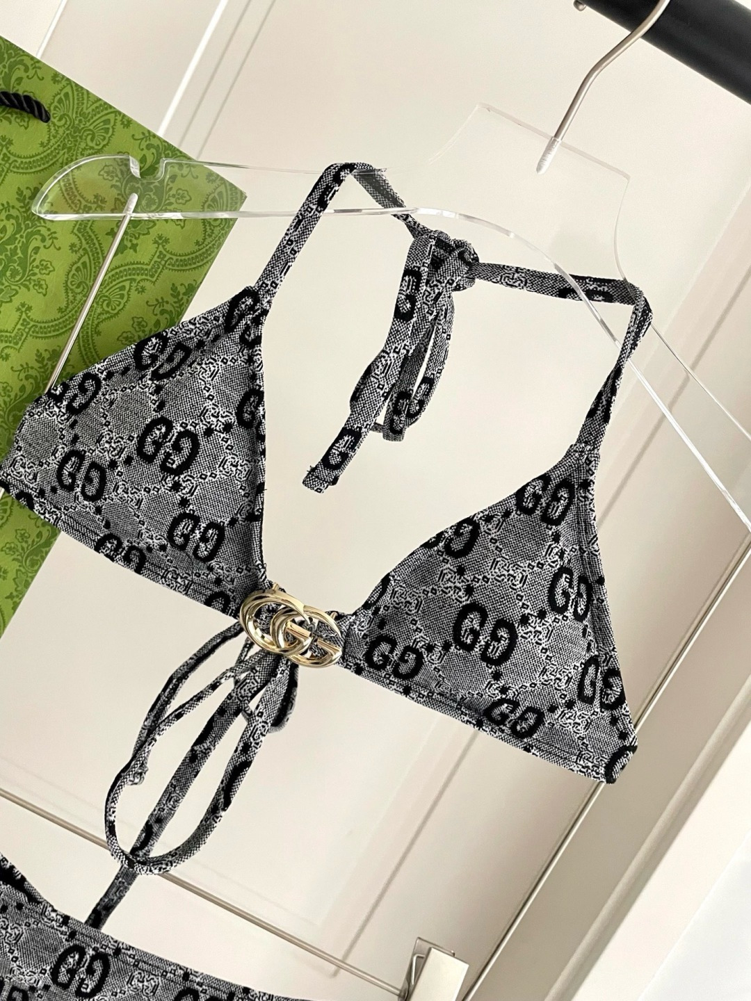 Gucci古奇新款泳衣👙❤️😍🥰适合多种场景的游泳衣🏊‍♀️海边 游泳池 温泉 水上乐园 漂流都可以😌内