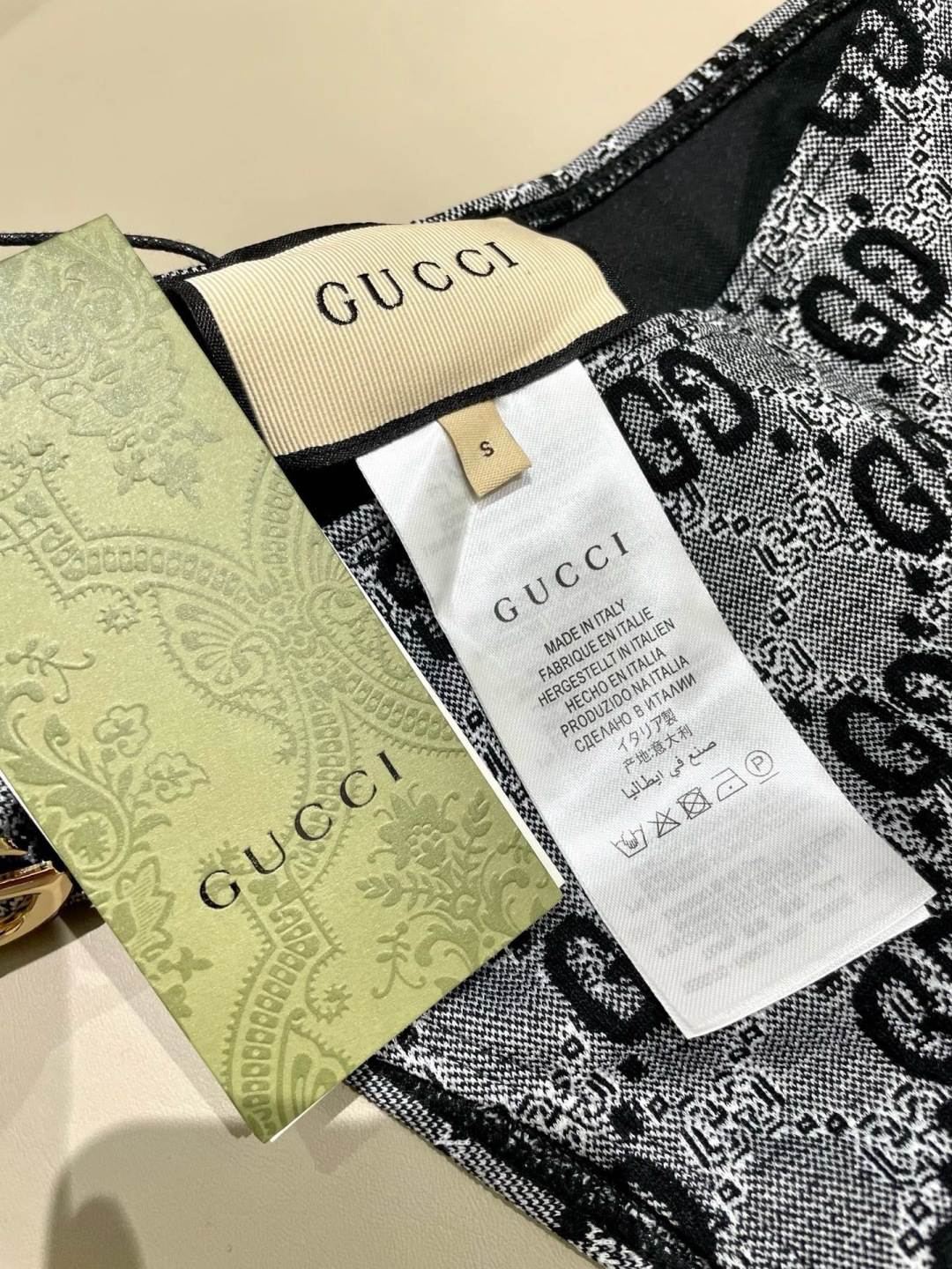 Gucci古奇新款泳衣👙❤️😍🥰适合多种场景的游泳衣🏊‍♀️海边 游泳池 温泉 水上乐园 漂流都可以😌内
