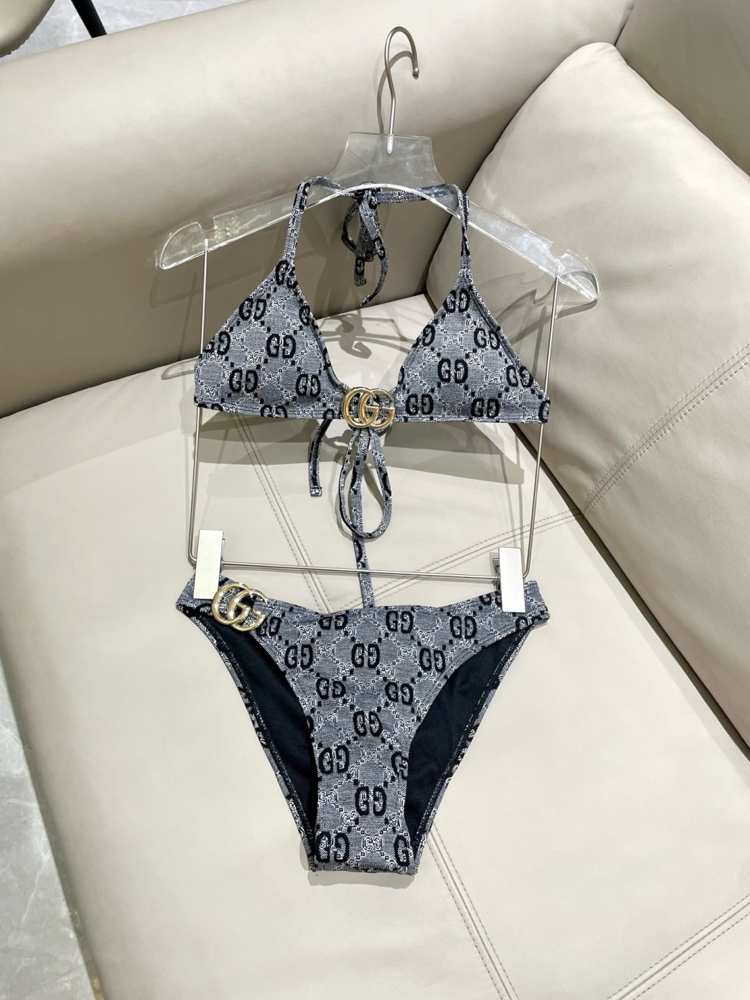 Gucci古奇新款泳衣👙❤️😍🥰适合多种场景的游泳衣🏊‍♀️海边 游泳池 温泉 水上乐园 漂流都可以😌内