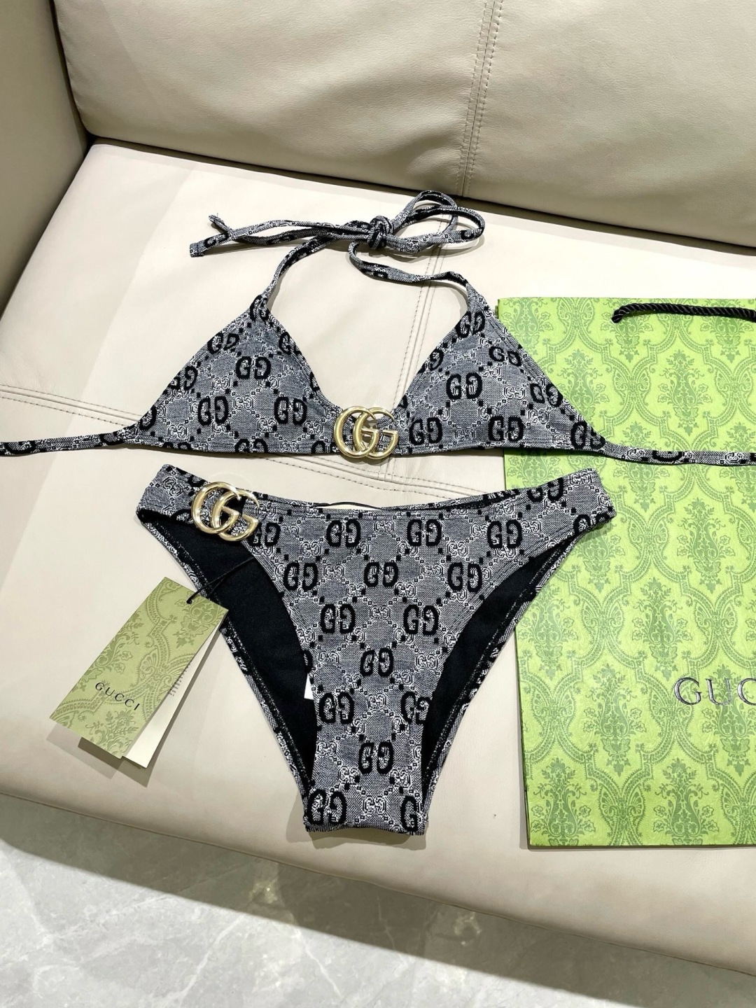 Gucci古奇新款泳衣👙❤️😍🥰适合多种场景的游泳衣🏊‍♀️海边 游泳池 温泉 水上乐园 漂流都可以😌内