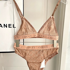 Gucci G家字母刺绣网纱性感比基尼半透明型 黑色 诉说着纯粹的性感 胸前深V➕蕾丝网纱设计 提升了 Gucci G家字母刺绣网纱性感比基尼半透明型 黑色 诉说着纯粹的性感 胸前深V➕蕾丝网纱设计 提升了