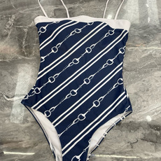 Gucci新款连体泳衣 简单大气 适合多种场景的游泳衣🏊♀️海边 游泳池 温泉 水上乐园 漂流都可以😌 Gucci新款连体泳衣 简单大气 适合多种场景的游泳衣🏊♀️海边 游泳池 温泉 水上乐园 漂流都可以😌